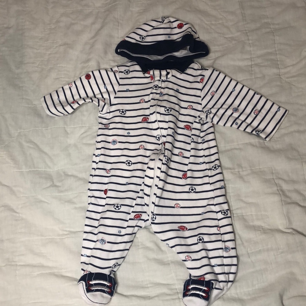 Baby sleeper with cap
